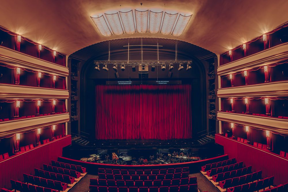 Supertitles, Subtitles & Accessible Access – All in One Solution